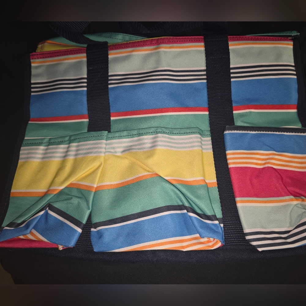 thirty-one zip top organizing tote in Patio Pop